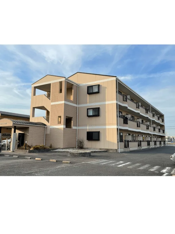 鈴鹿パーソナルジムsure 建物外観